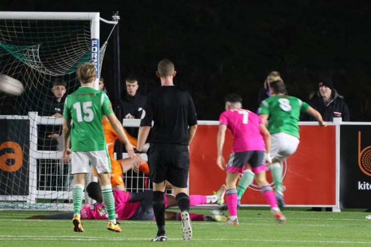 Bradford Park Avenue equalise