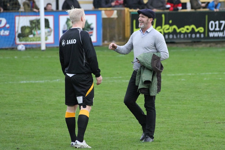 The manager meets the new signing