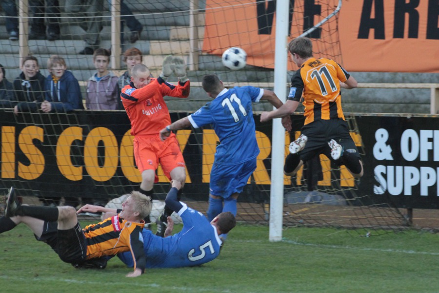 Mark Jones gives Boston the lead