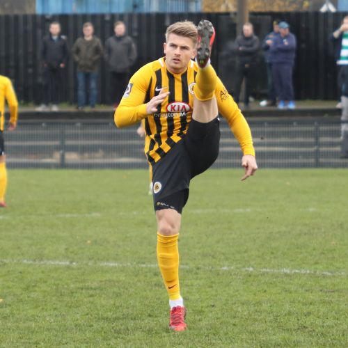 Jordan Thewlis limbering up