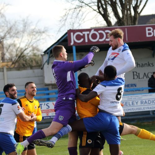 Ntumba Massanka surrounded