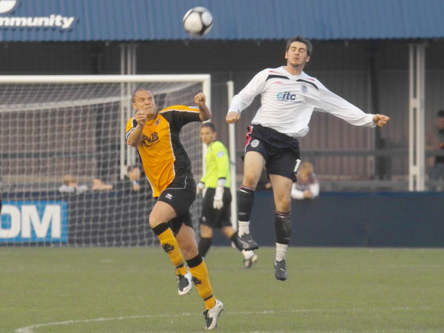 Lee Canoville jumps to it