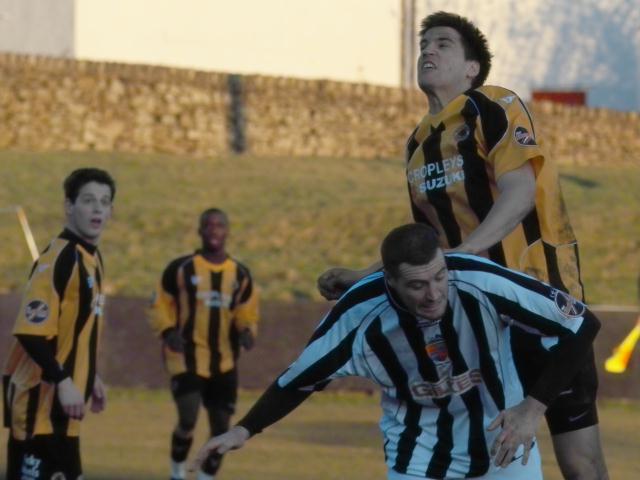 Mikel Suarez climbs high