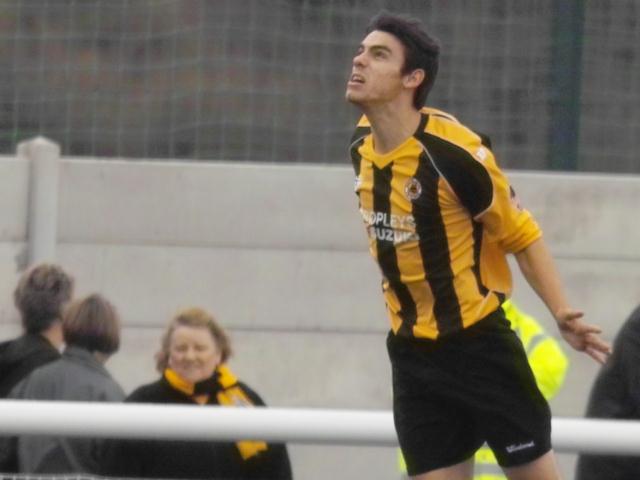 Shaun Pearson flies high