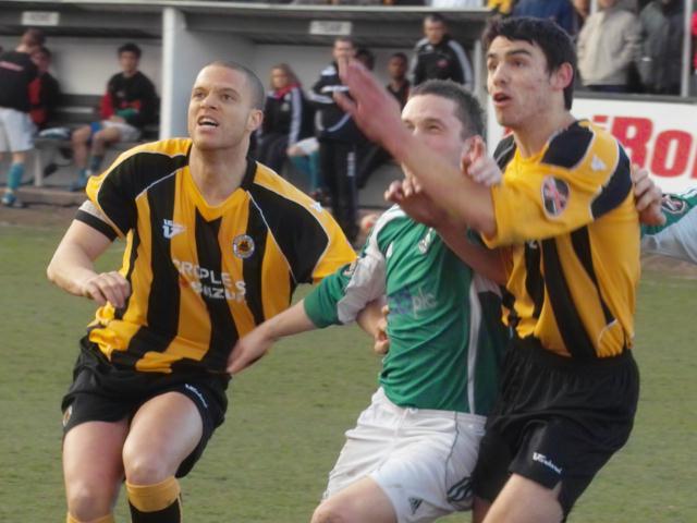 Lee Canoville and Shaun Pearson defend