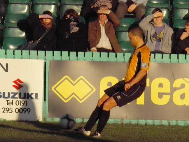 Lee Canoville uses his anti-gravity shorts