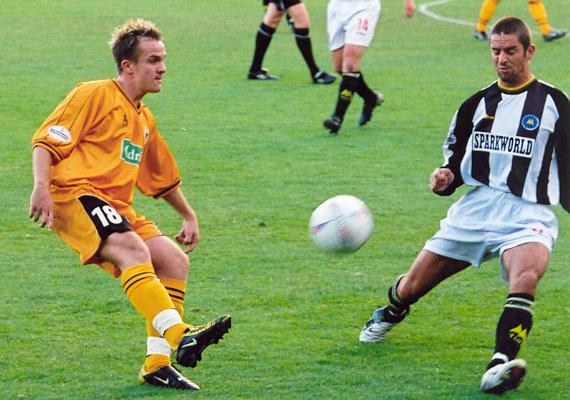 Lee Thompson chips in