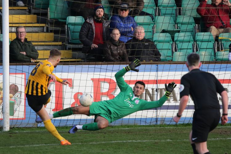 Brad Abbott gives Boston the lead